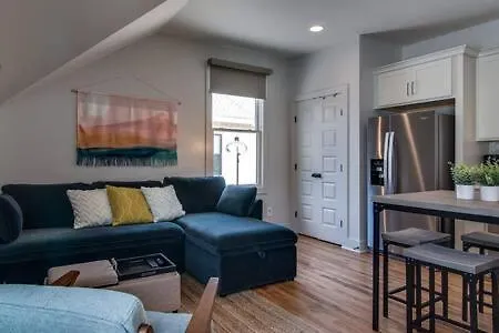 East Nash Homey Retreat For 32 Guests! Nashville Holiday home