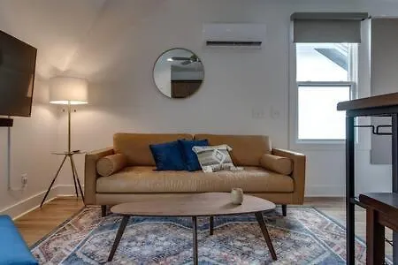 East Nash Homey Retreat For 32 Guests! Nashville Holiday home
